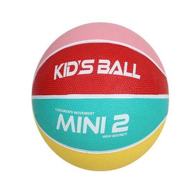 厚くなる無臭のゴム製幼児のスポーツの球の多機能